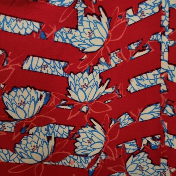 LuLaRoe Red Floral Pattern Tall & Curvy Leggings - Picture 3 of 5